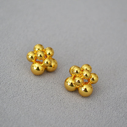 Klassinen Kulta Korvarengas ajattomalla viehätyksellä