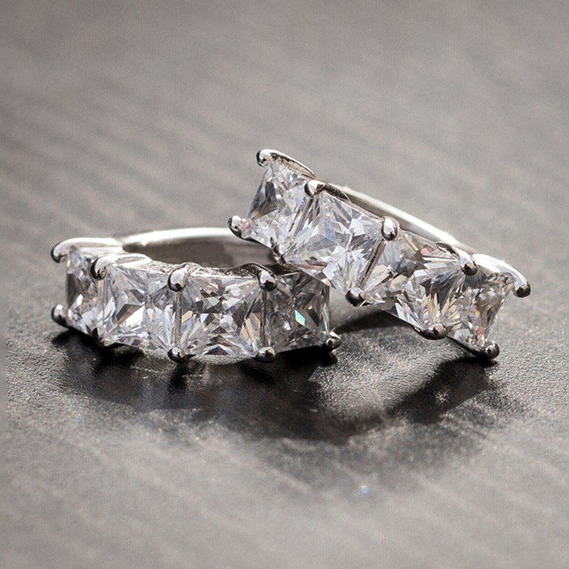 Hurmaava Korvarengas jokaiseen tilaisuuteen