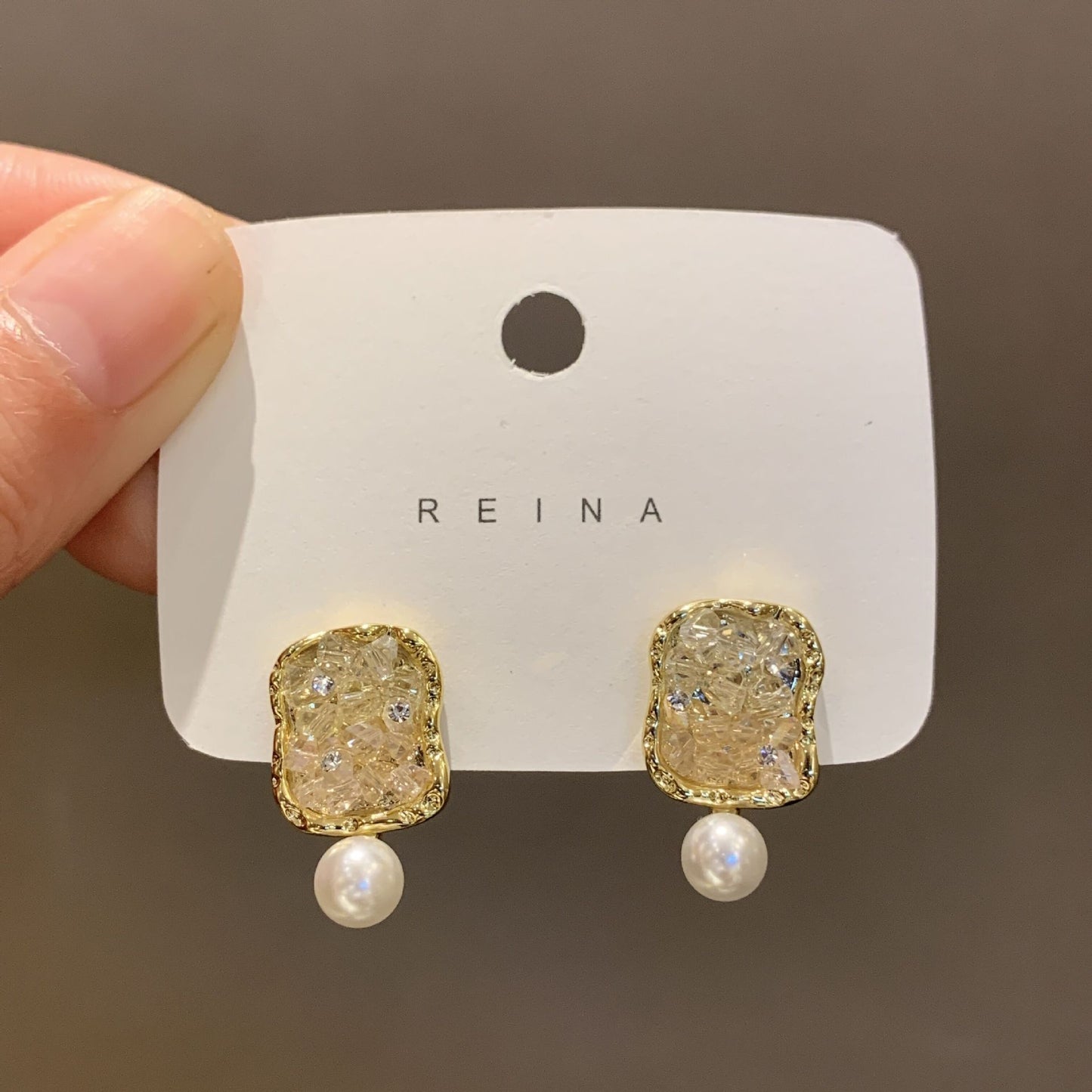 Elegantti Korvarengas jokaiseen tilaisuuteen