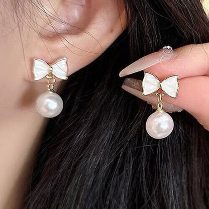 Klassinen Helmi Korvarengas ajattomalla viehätyksellä