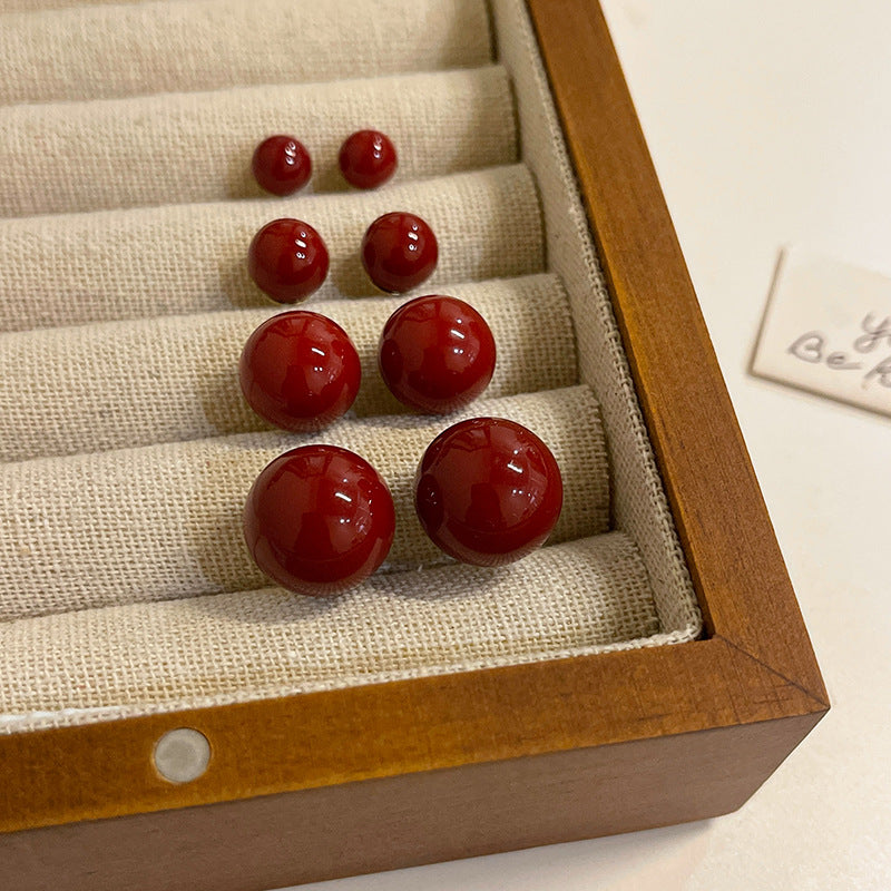 Hurmaava Helmi Korvarengas jokaiseen tilaisuuteen