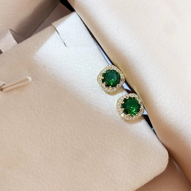 Klassinen Korvarengas ajattomalla viehätyksellä