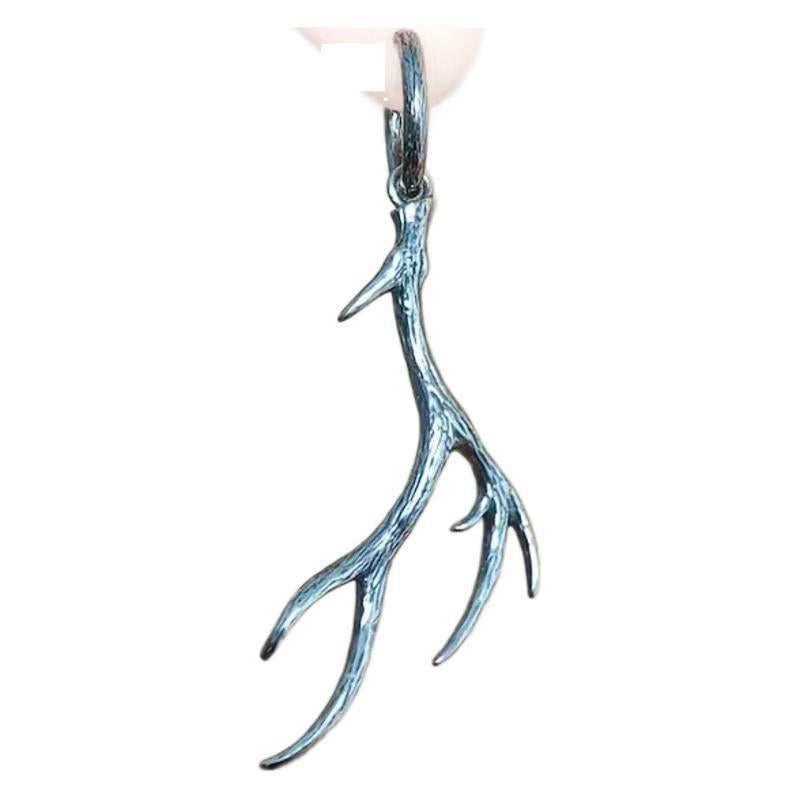 Klassinen Sormus ajattomalla viehätyksellä