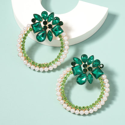 Hurmaava Helmi Korvarengas jokaiseen tilaisuuteen