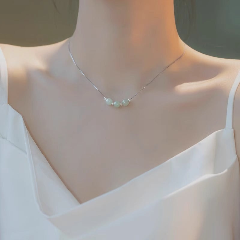 Klassinen Kaulakoru ajattomalla viehätyksellä