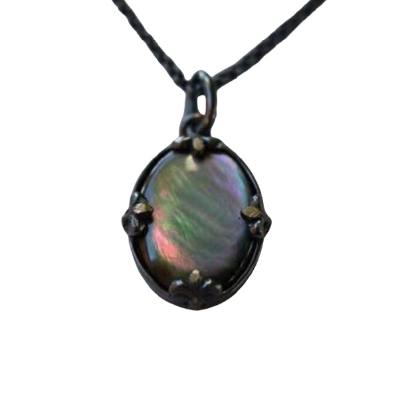 Klassinen Kaulakoru ajattomalla viehätyksellä