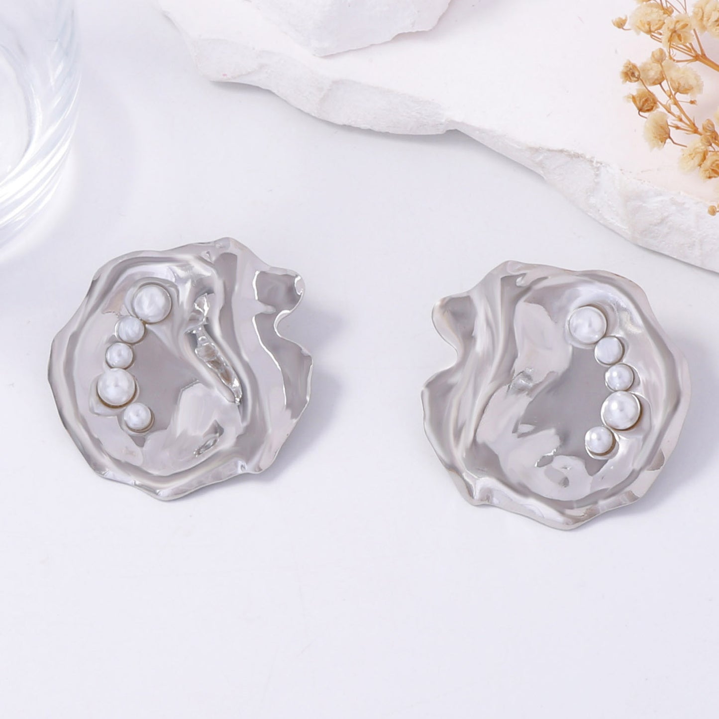 Hurmaava Helmi Korvarengas jokaiseen tilaisuuteen