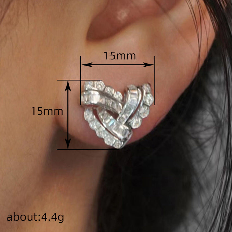 Kaunis Korvarengas ainutlaatuisella tyylillä