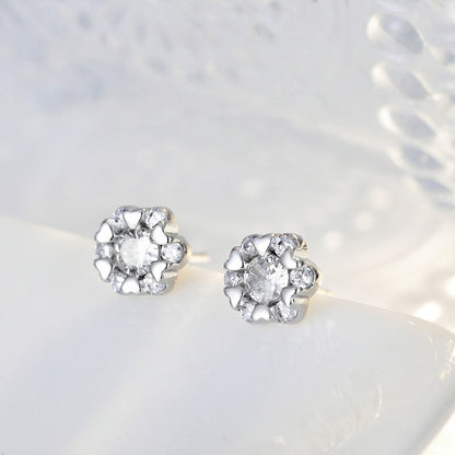 Kaunis Korvarengas ainutlaatuisella tyylillä