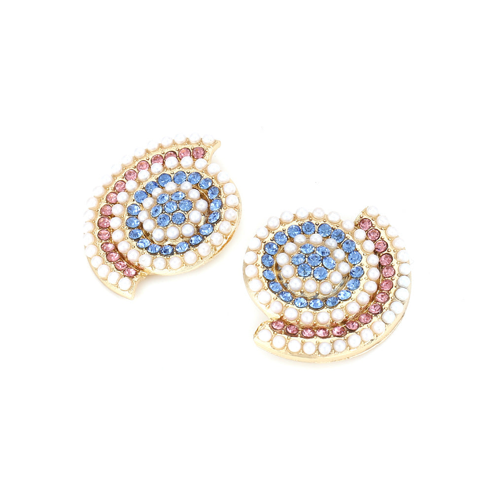 Klassinen Helmi Korvarengas ajattomalla viehätyksellä