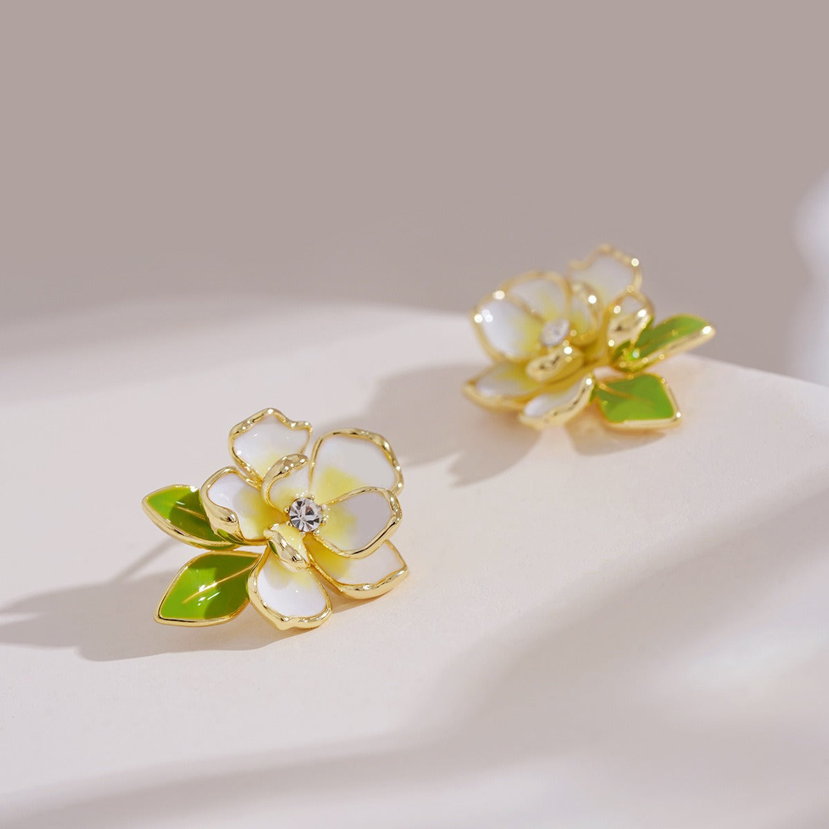 Elegantti Korvarengas jokaiseen tilaisuuteen