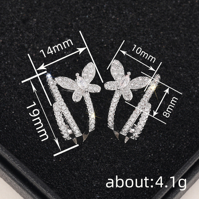 Kaunis Korvarengas ainutlaatuisella tyylillä