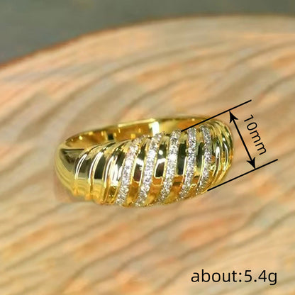 Romanttinen Sormus erityisiin hetkiin