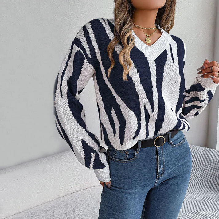 Effortlessly Elegant Sweater with a Timeless Design