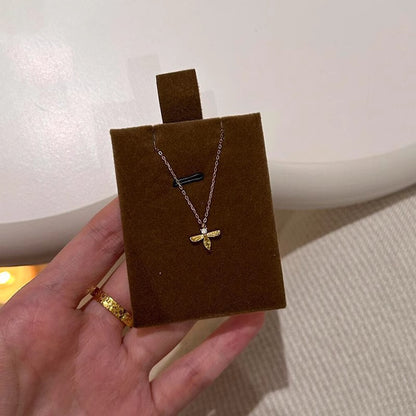 Hurmaava Koru jokaiseen tilaisuuteen