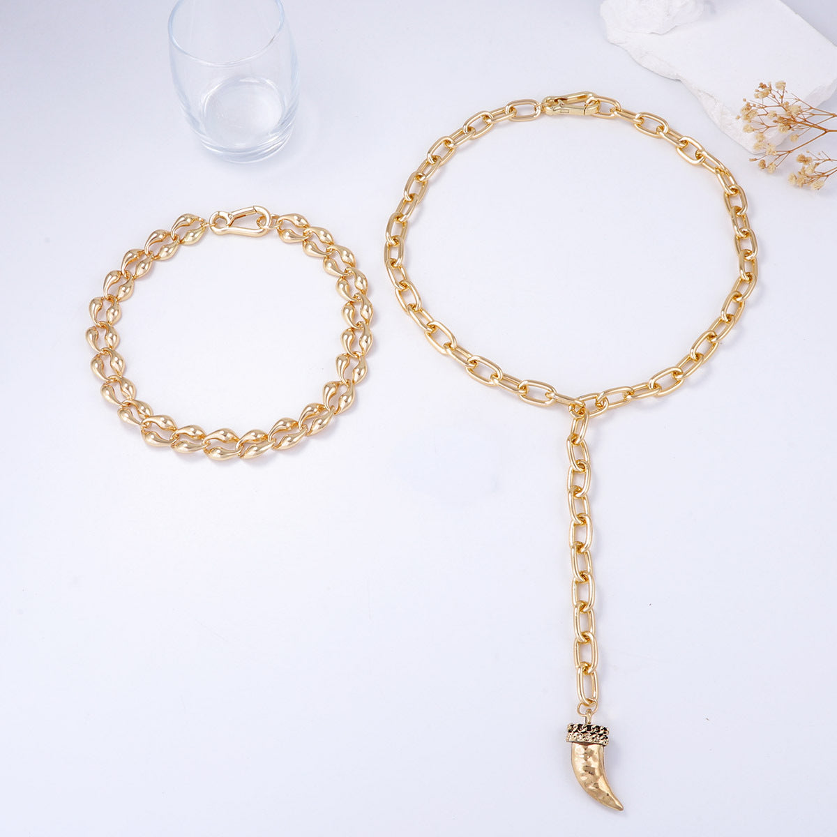 Upea Kaulakoru päivittäiseen käyttöön