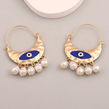 Hurmaava Helmi Korvarengas jokaiseen tilaisuuteen