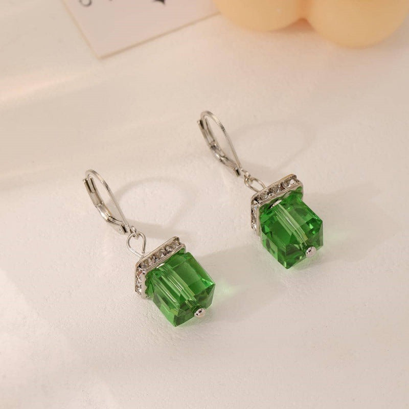 Hurmaava Helmi Korvarengas jokaiseen tilaisuuteen