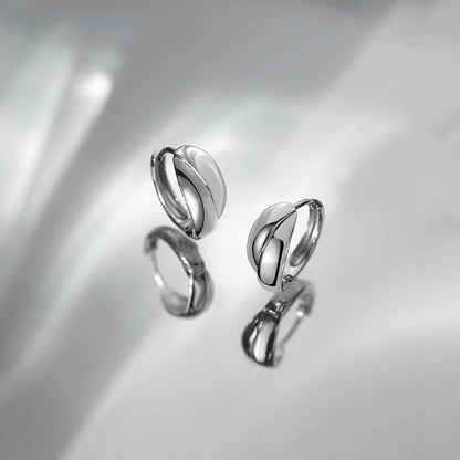 Kaunis Korvarengas ainutlaatuisella tyylillä