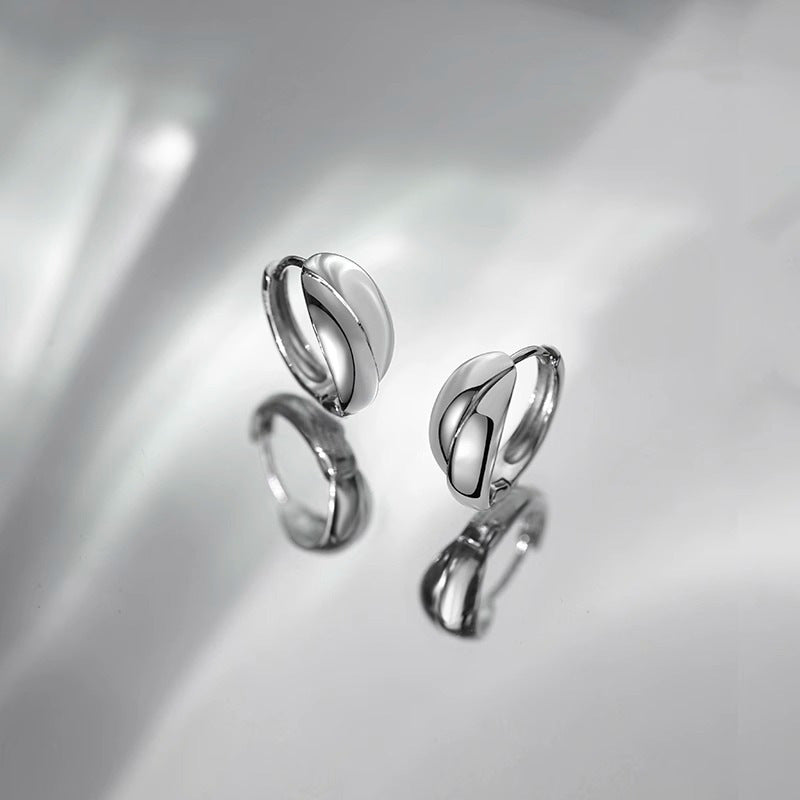 Kaunis Korvarengas ainutlaatuisella tyylillä