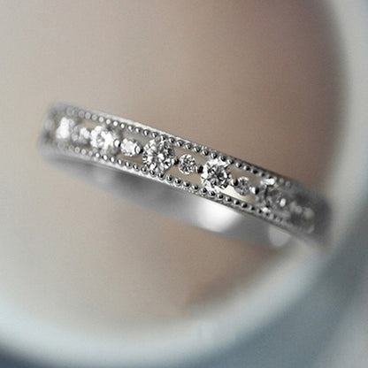 Klassinen Rannekoru ajattomalla viehätyksellä