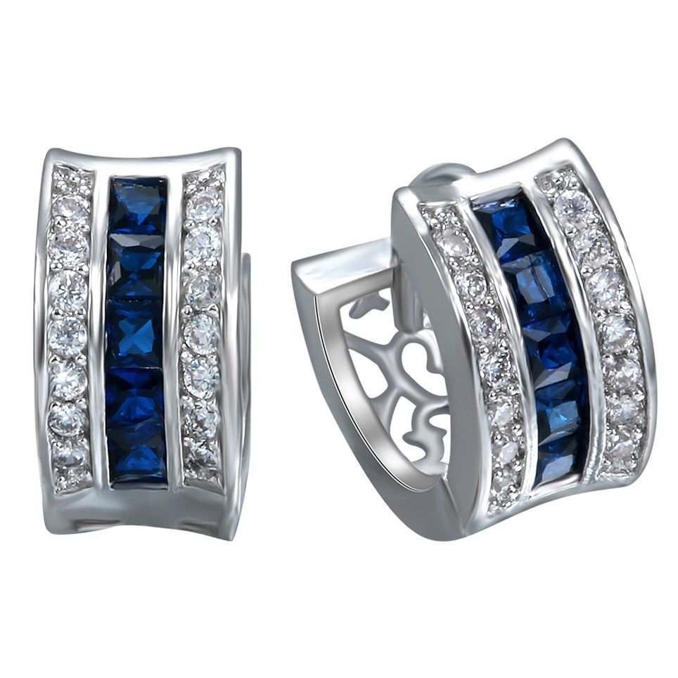 Kaunis Korvarengas ainutlaatuisella tyylillä