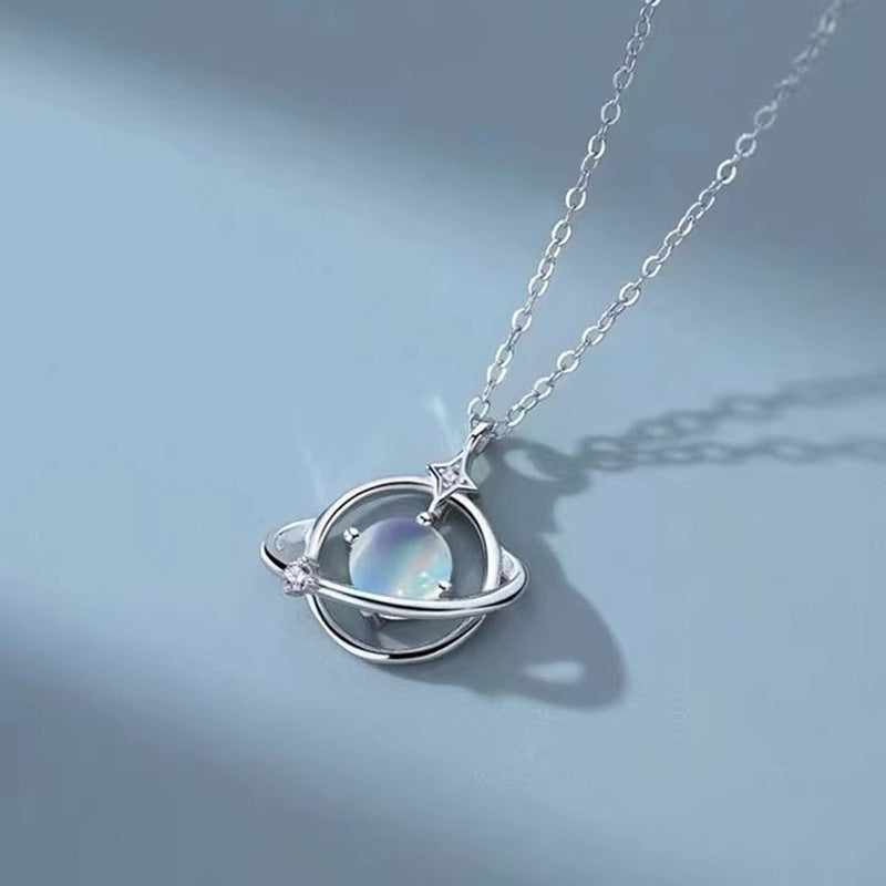 Klassinen Kaulakoru ajattomalla viehätyksellä