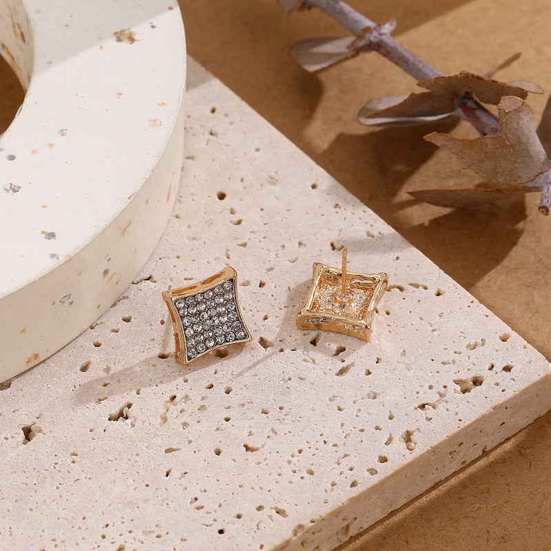 Hurmaava Korvarengas jokaiseen tilaisuuteen