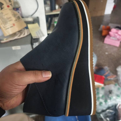 Tyylikkäät Ortopediset Saappaat Ainutlaatuisella Muotoilulla