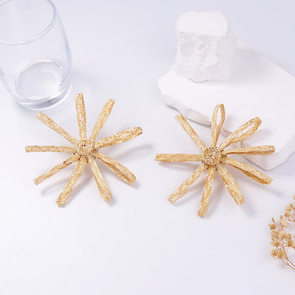 Elegantti Korvarengas jokaiseen tilaisuuteen