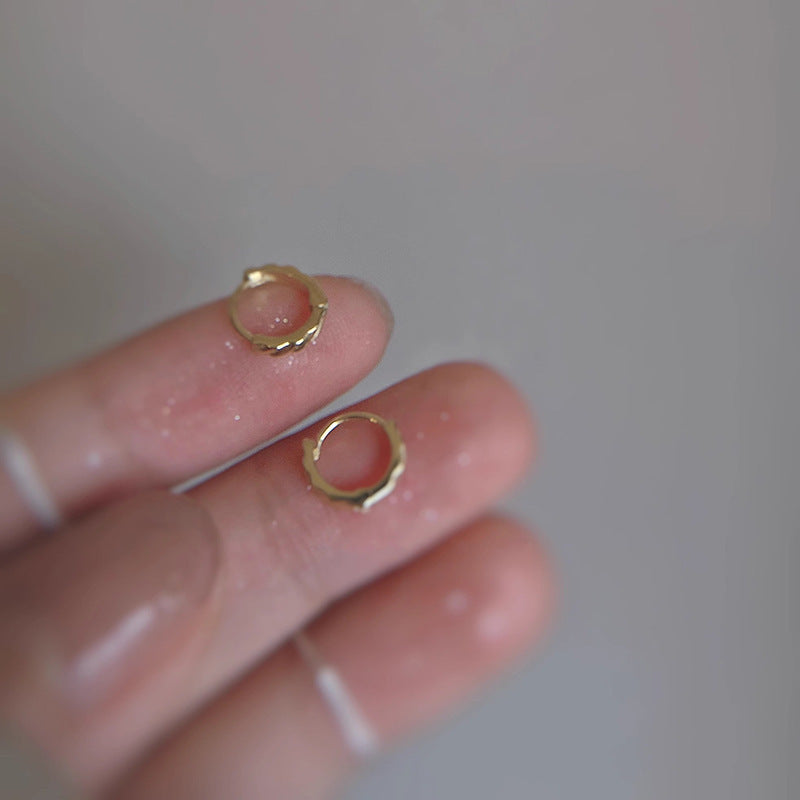 Kaunis Korvarengas ainutlaatuisella tyylillä