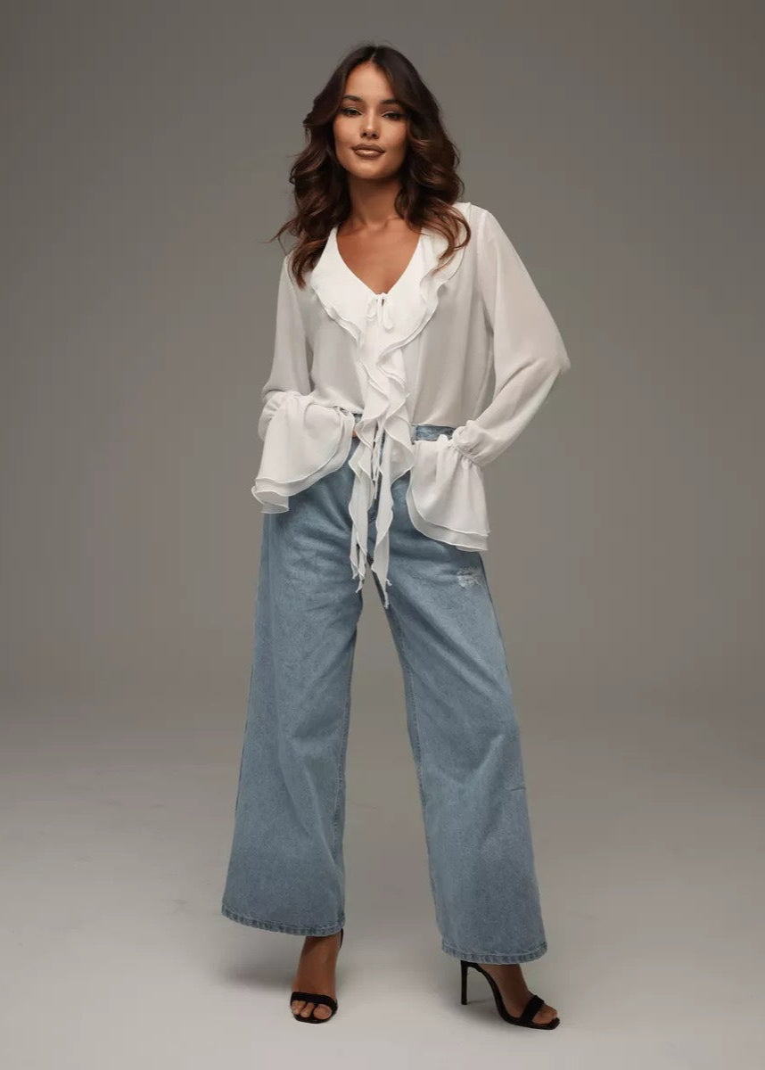 Effortlessly Elegant Garment with a Timeless Design