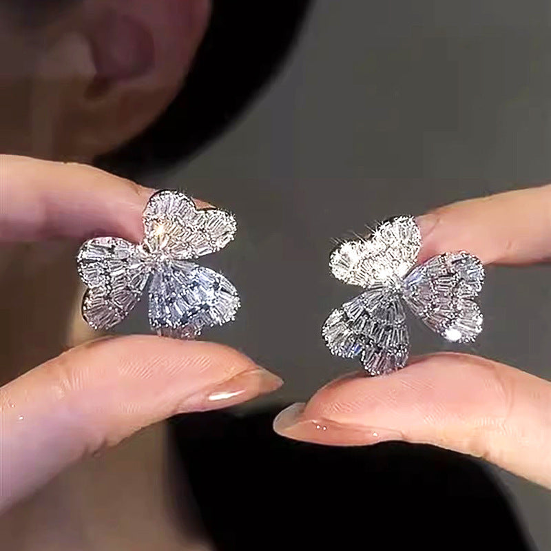 Elegantti Koru jokaiseen tilaisuuteen