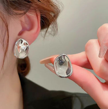 Kaunis Korvarengas ainutlaatuisella tyylillä