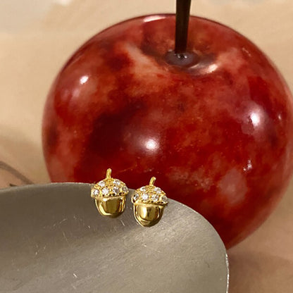 Kaunis Korvarengas ainutlaatuisella tyylillä