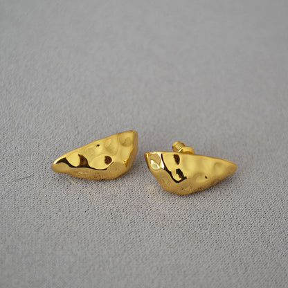 Klassinen Kulta Korvarengas ajattomalla viehätyksellä