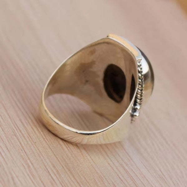 Kaunis Sormus ainutlaatuisella tyylillä