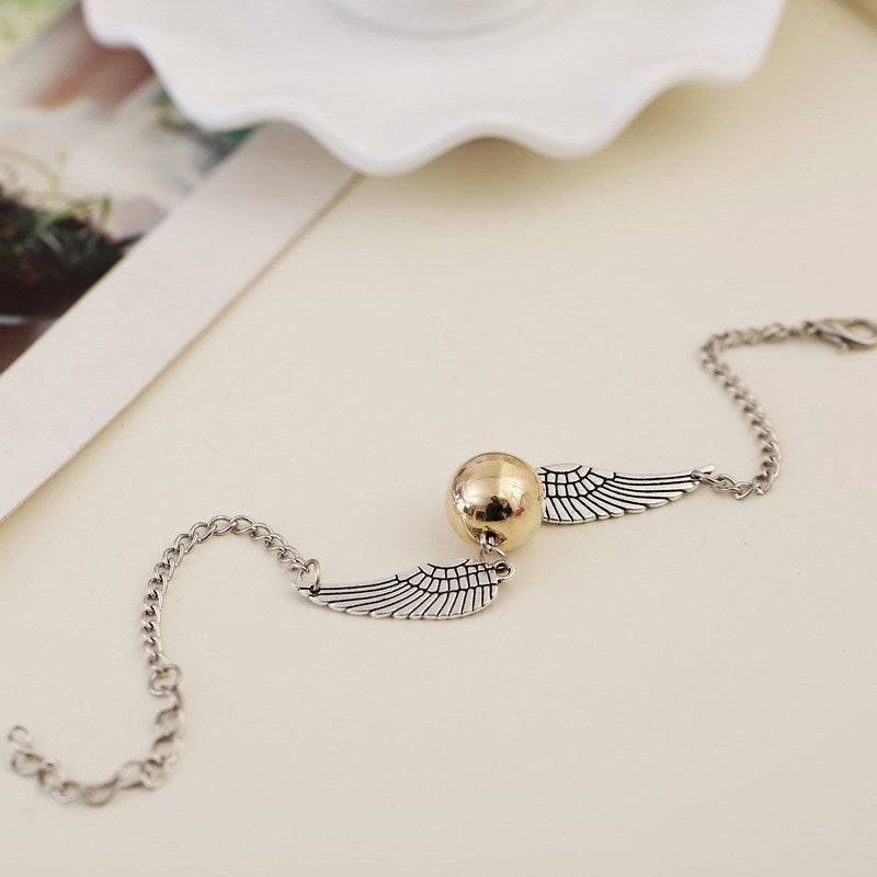 Elegantti Kulta Rannekoru jokaiseen tilaisuuteen