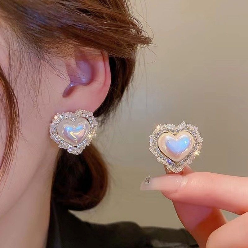 Herkkä käsityö Helmi Korvarengas