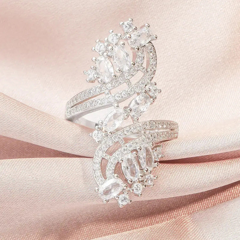 Kaunis Sormus ainutlaatuisella tyylillä