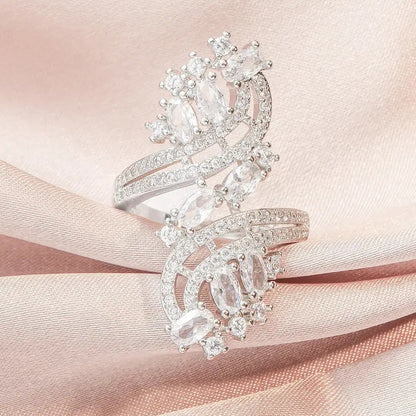 Kaunis Sormus ainutlaatuisella tyylillä