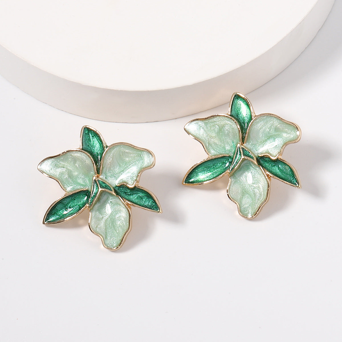 Elegantti Korvarengas jokaiseen tilaisuuteen