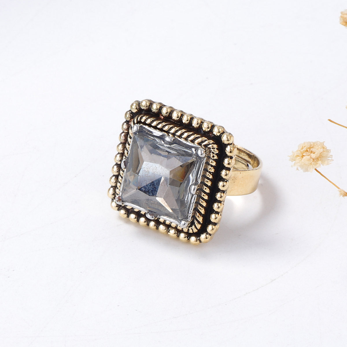 Hurmaava Koru jokaiseen tilaisuuteen