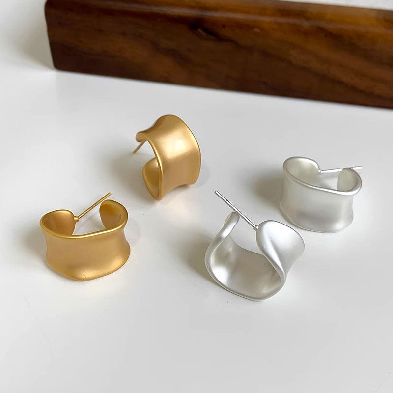 Klassinen Korvarengas ajattomalla viehätyksellä