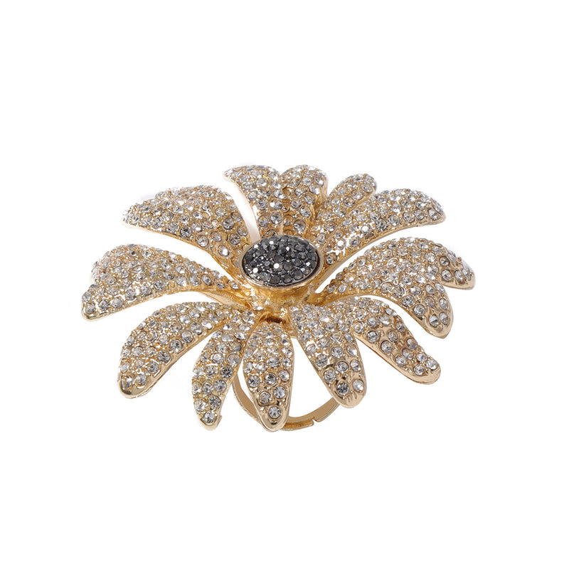 Klassinen Sormus ajattomalla viehätyksellä