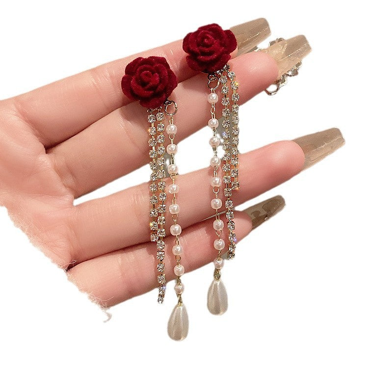 Hurmaava Helmi Korvarengas jokaiseen tilaisuuteen