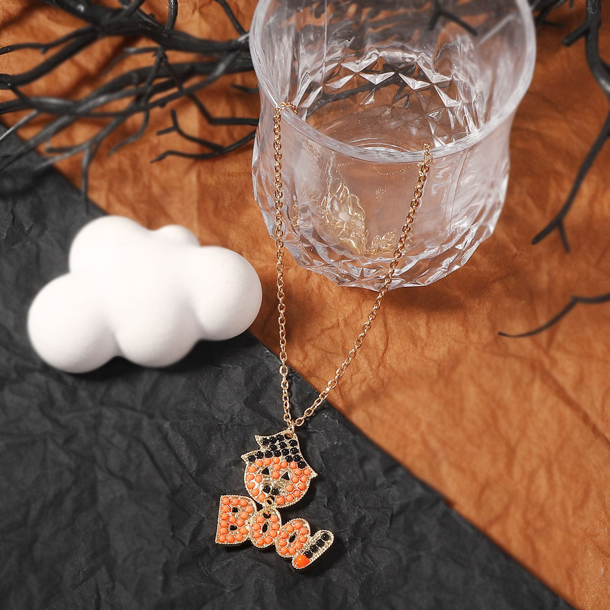 Hurmaava Kaulakoru jokaiseen tilaisuuteen