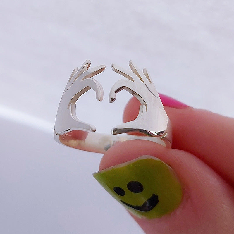 Kaunis Sormus ainutlaatuisella tyylillä