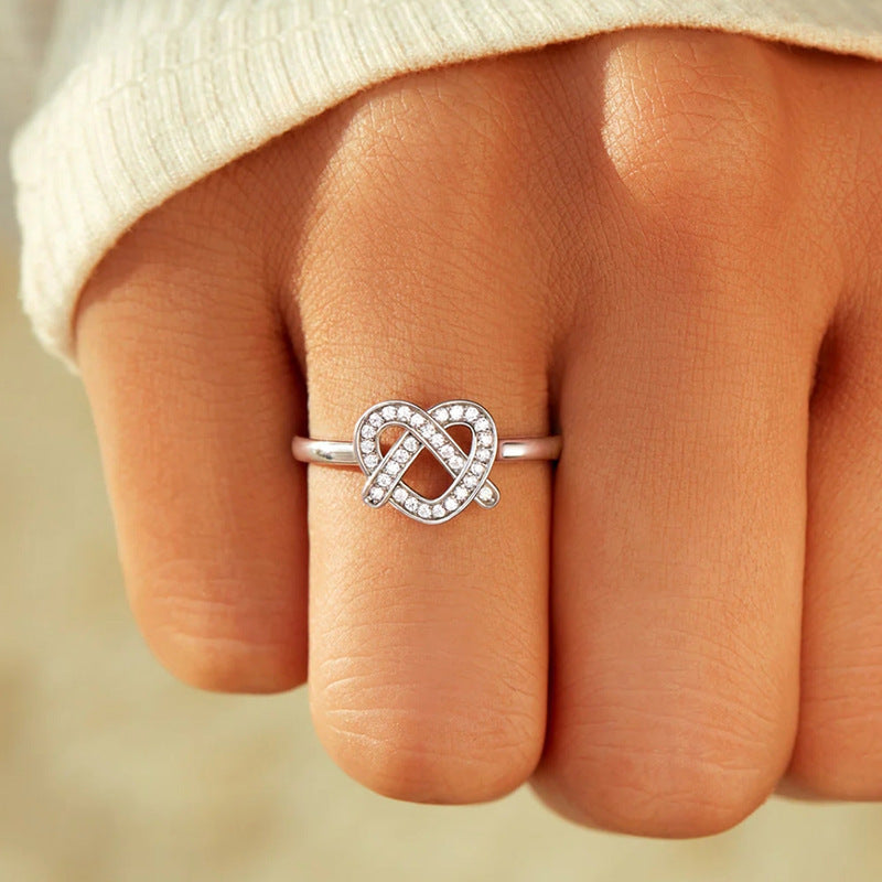 Romanttinen Sormus erityisiin hetkiin