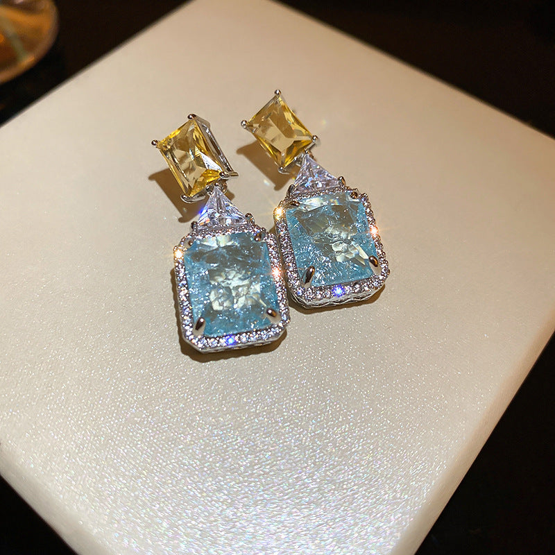 Elegantti Korvarengas jokaiseen tilaisuuteen